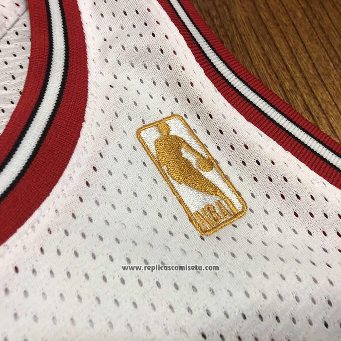 Camiseta Chicago Bulls Michael Jordan #23 Mitchell & Ness 1997 Blanco